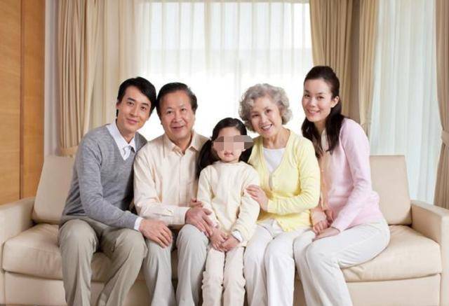父母爱情，12年后的再回首，争议中的温情