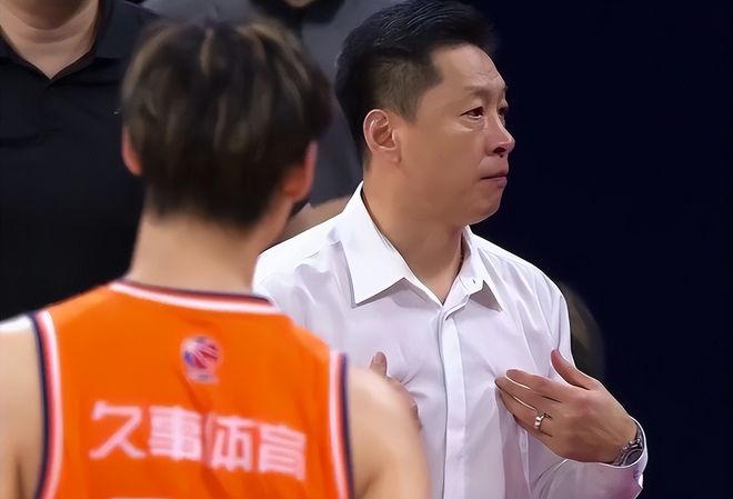 王哲林为什么转会上海？这事儿其实没那么玄乎