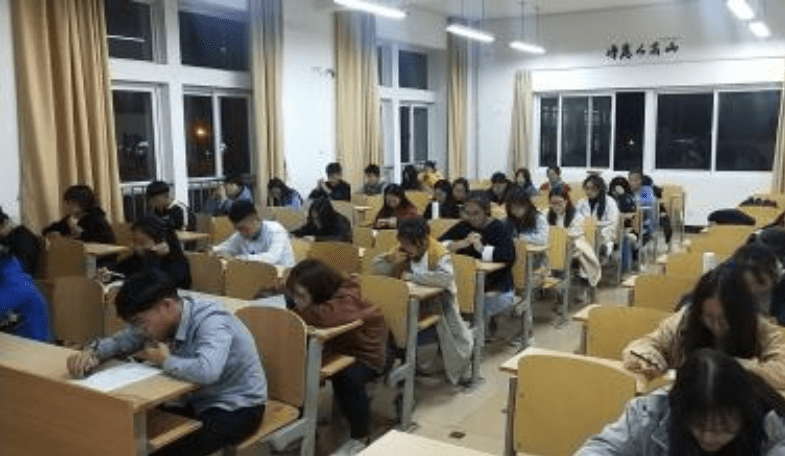 本科毕业生为何涌入专科学校