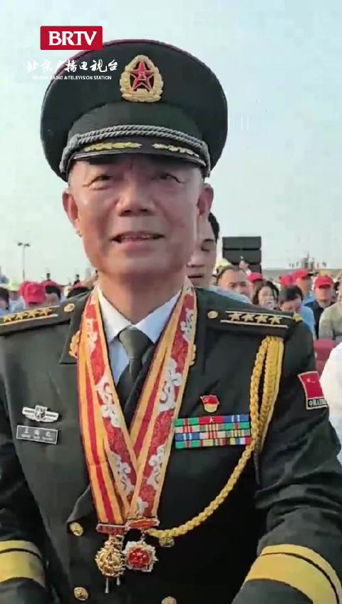张曙光、王刚晋升上将，中国军界新星闪耀