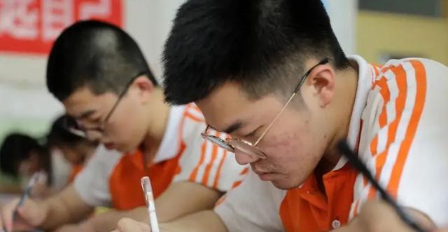 男孩高考693分，以学习为舟，驶向梦想彼岸