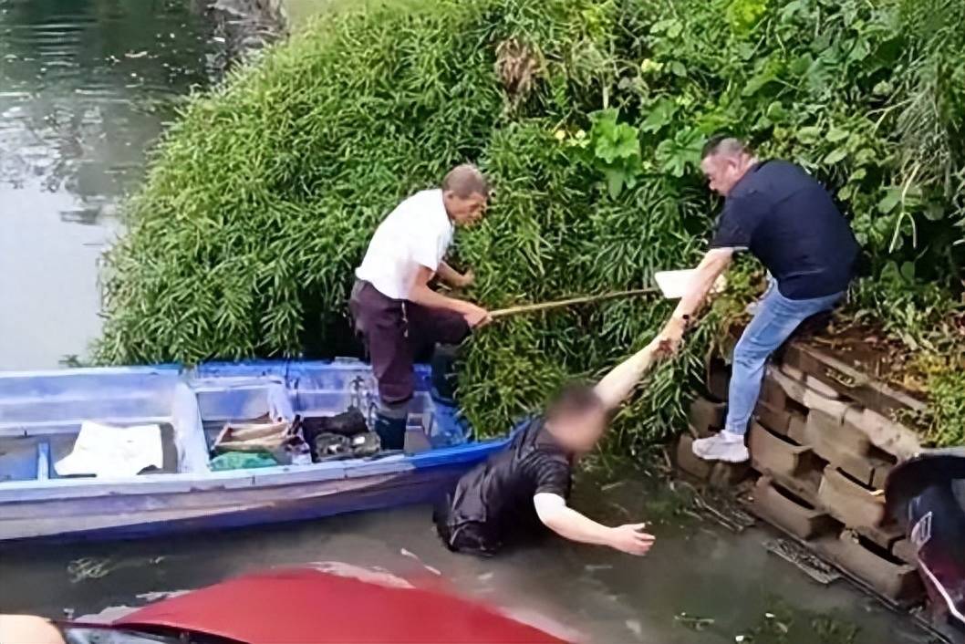 老人与漂浮物，8小时的生死较量