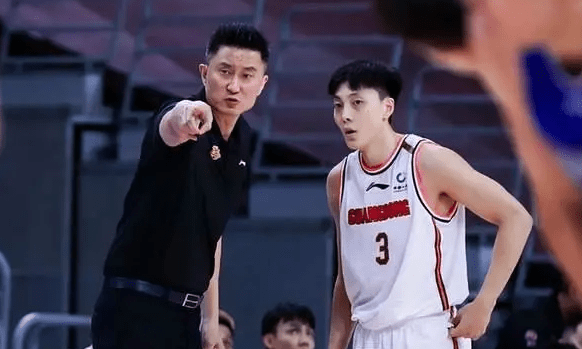 胡明轩打的是什么位置？我琢磨了半天，终于搞明白了