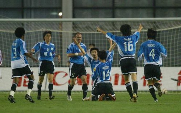 2005年中超冠军，那一年，大连实德如何用老本吃下整个中国足坛？