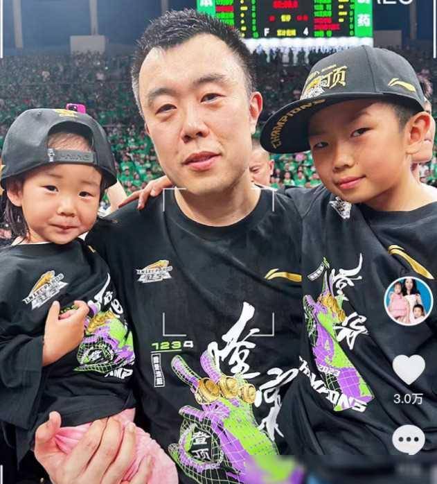 韩德君儿子多大？我翻遍了他所有公开采访，终于拼出这个答案