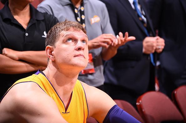 拉塞尔调侃五大中锋是哪几个？这老爷子一开口，整个NBA都笑了