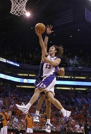 NBA年度最佳扣篮，那些让地板颤抖的瞬间，到底牛在哪？