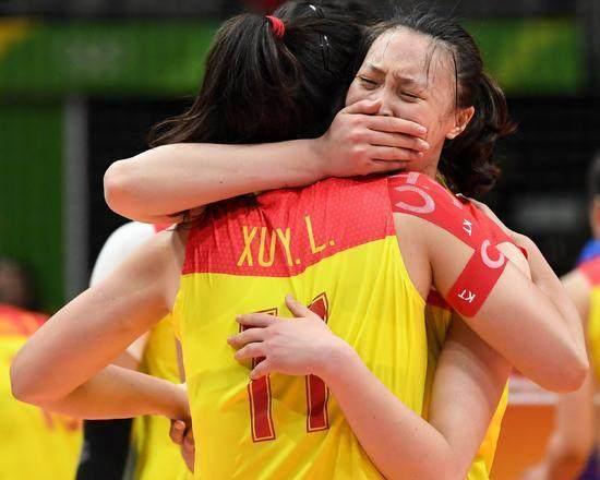 奥运会女排冠军次数，从铁榔头到朱婷，那些让国人泪目的瞬间