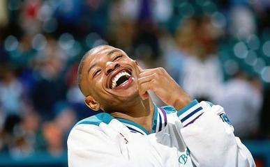历史上最矮的NBA球员，身高1米60，照样在巨人堆里抢下总冠军