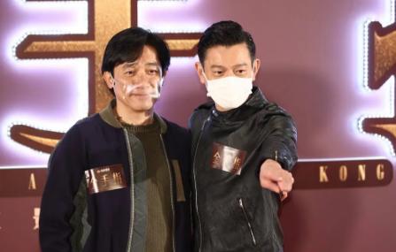 腾讯NBA解说员为何总爱穿休闲服？这背后藏着篮球解说的松弛感学问